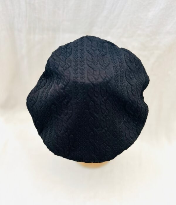 Black/design hat - Image 2